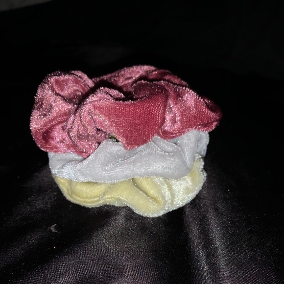 Scrunchie bundle - Picture 2 of 6